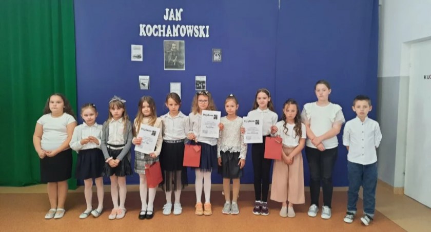 Nagrody i osiągnięcia konkursu czytelniczego Fraszki, to wszystko cokolwiek... w Publicznej Szkole Podstawowej im. Jana Kochanowskiego