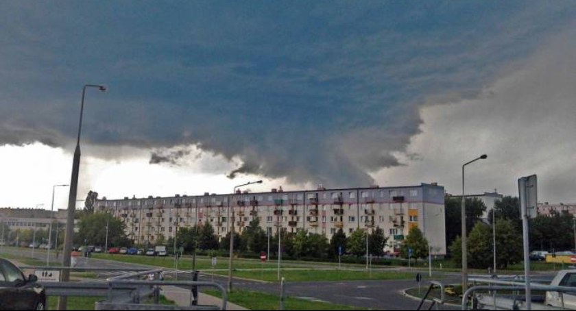 Ostrzeżenie przed gwałtownymi burzami z gradem na terenie powiatu szydłowieckiego