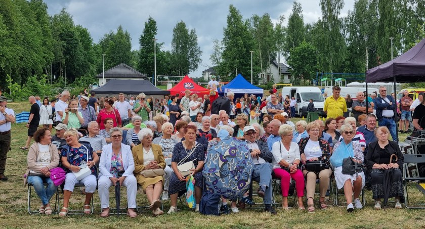 Szydłowiecki Zalew ożywał w dźwiękach i smakach: Powiatowe Święto Sztuki i Kuchni