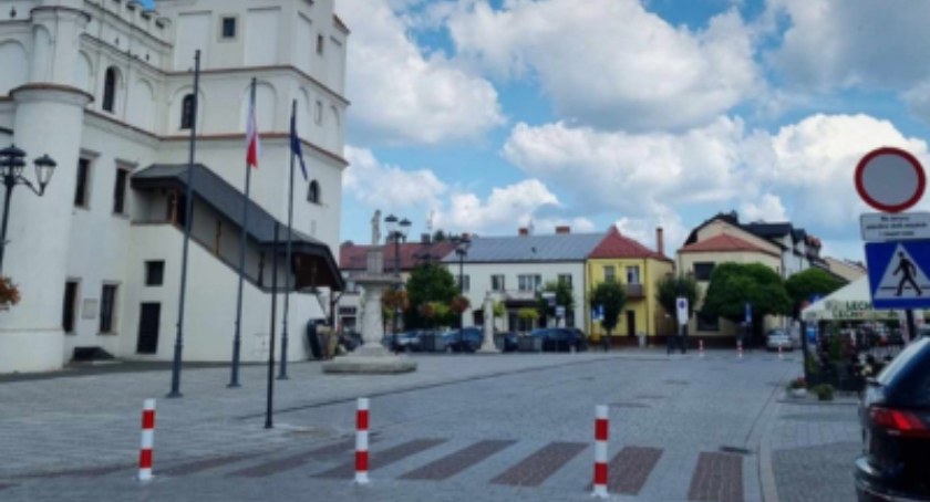 Ulepszenia w centrum miasta: Wyłączenie odcinka przy ratuszu i ogrody deszczowe