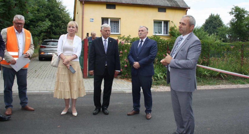 Uroczyste otwarcie nowych dróg w Gminie Jastrząb - Wyraz rozwoju i dumy