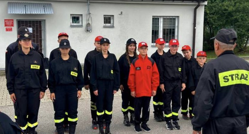 Musztra młodych strażaków w Orońsku
