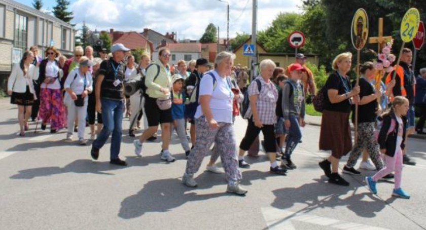 Pielgrzymi z Szydłowca już w drodze na Jasną Górę