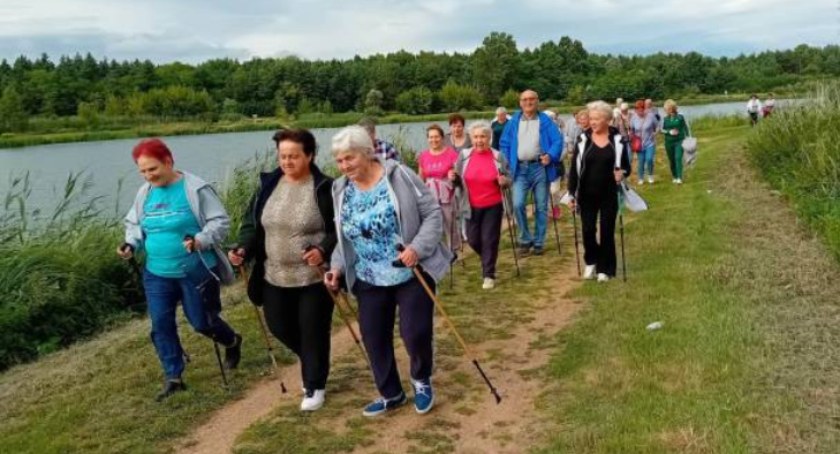 Jastrząb. Burmistrz maszerował z seniorami