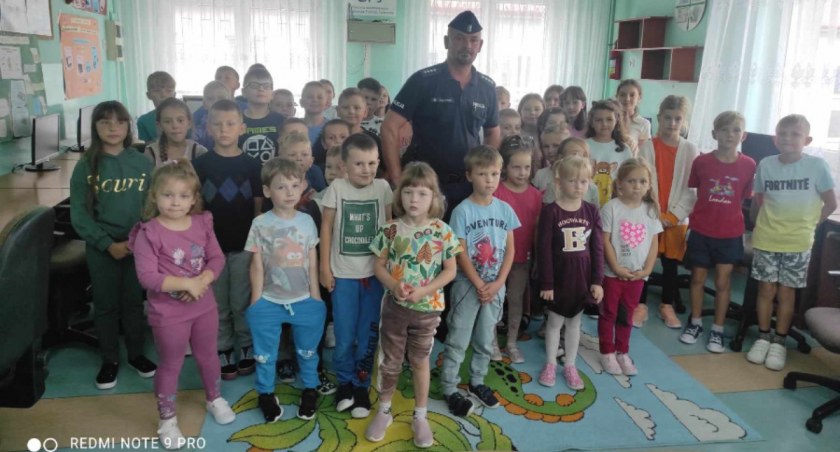 Uczniowie szkoły w Orońsku spotkali się z policjantem