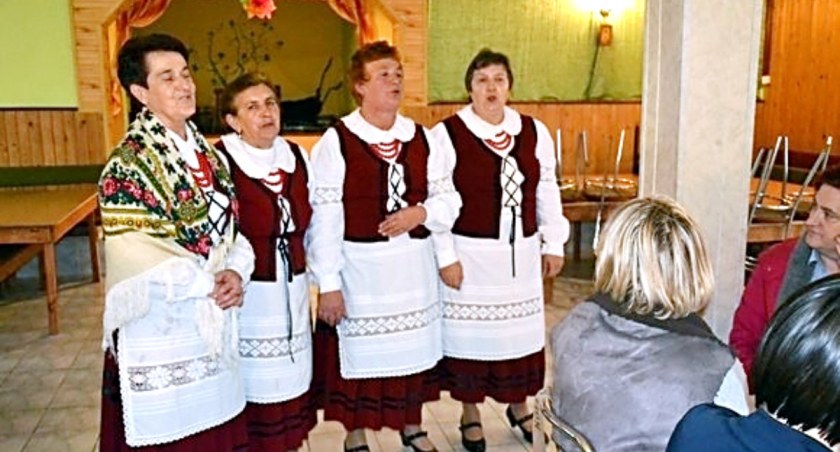 Pieniądze dla kół gospodyń wiejskich, stowarzyszeń i strażaków z powiatu szydłowieckiego