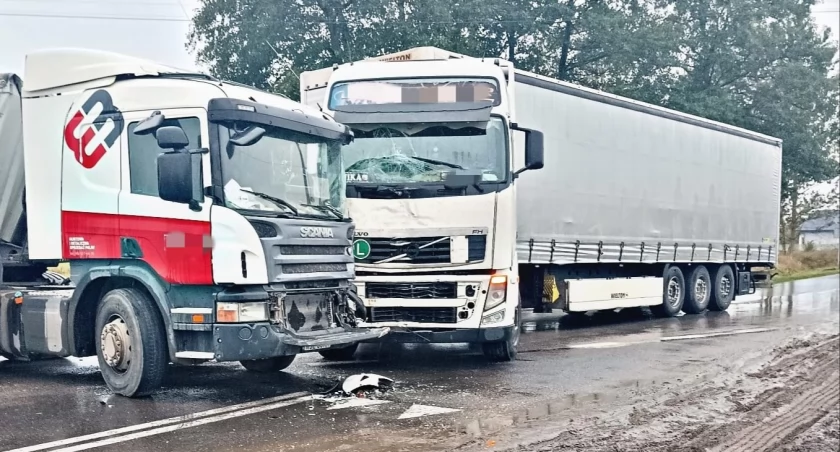 Zderzenie dwóch ciężarówek w Orońsku