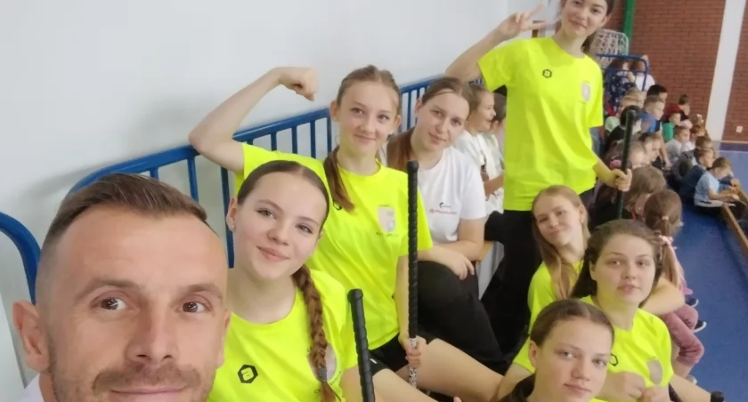 Sukces dziewcząt ze szkoły w Budkach w unihokeju!