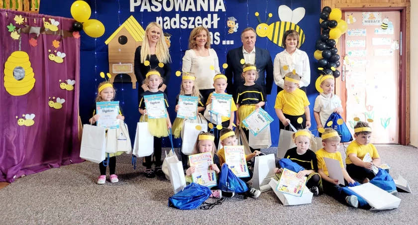 Rodzice byli wzruszeni, czyli pasowanie na przedszkolaków w Krogulczej Suchej