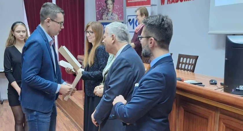 Dwójka wybitnych uczniów Zespołu Szkół im. KOP w Szydłowcu laureatami Stypendium Prezesa Rady Ministrów