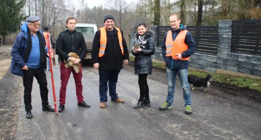 Szydłowiec. W Rybiance droga jak nowa