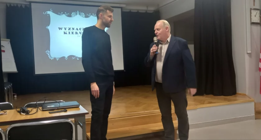Inspirujące spotkanie z prawniekiem Przemysławem Kupcem, absolwentem Liceum Ogólnokształcącego w Szydłowcu