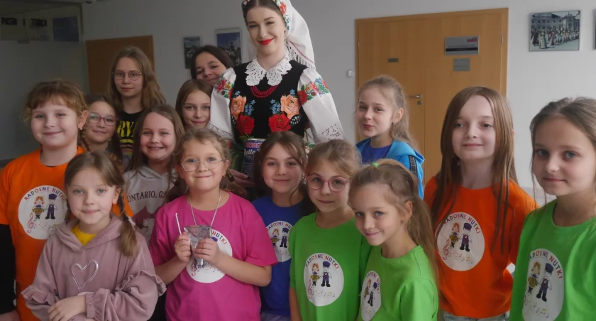 Uczniowie z Mirowa spotkali się z Zespołem Mazowsze!