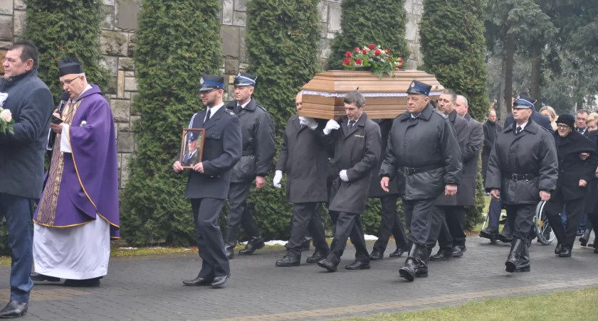 Orońsko. Pożegnano druha Stanisława Sasina, długoletniego prezesa OSP Dobrut