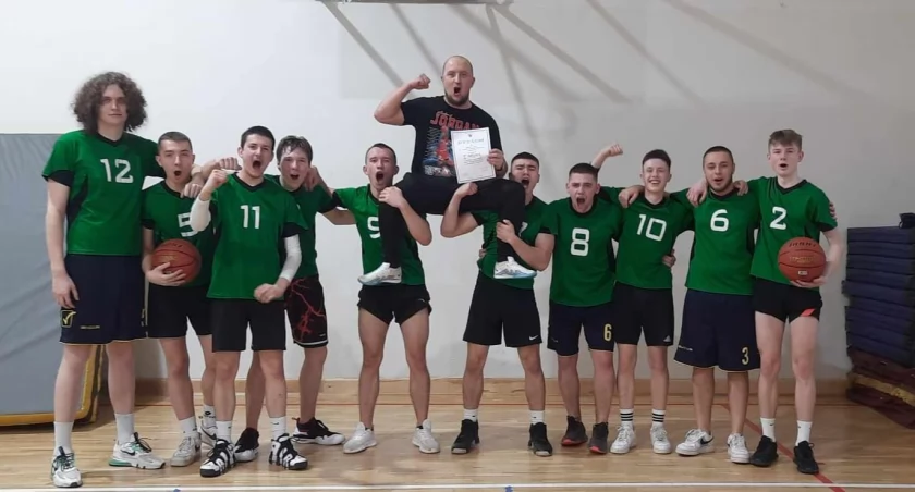 Koszykarski sukces uczniów ZS im. KOP w Szydłowcu 