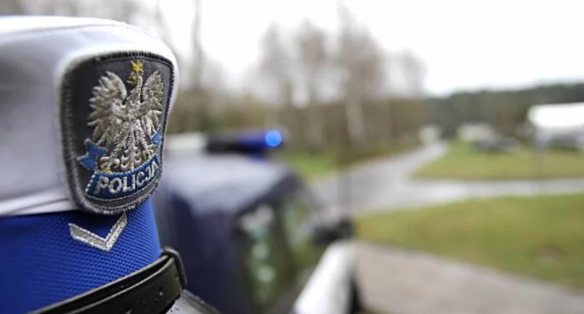 Nie zatrzymał się do policyjnej kontroli i jechał po alkoholu. 25-latek z powiatu szydłowieckiego może trafić za kratki\