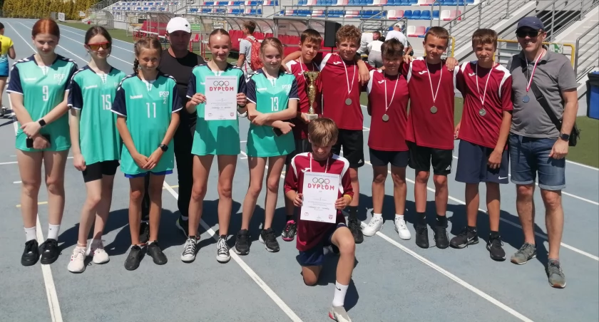 Lekkoatletyczny sukces chłopców z szydłowieckiej dwójki