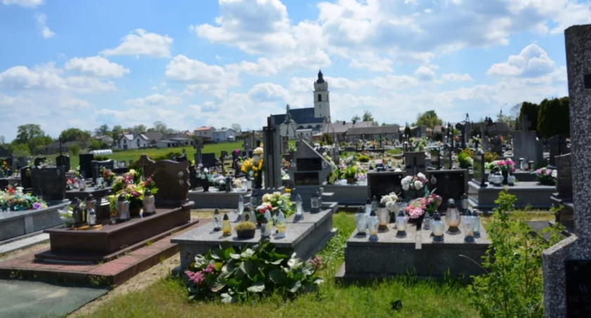 Dziś rozpoczną się obrzędy pogrzebowe śp. ks. kan. Marka Kucharskiego, proboszcza parafii w Szydłowcu