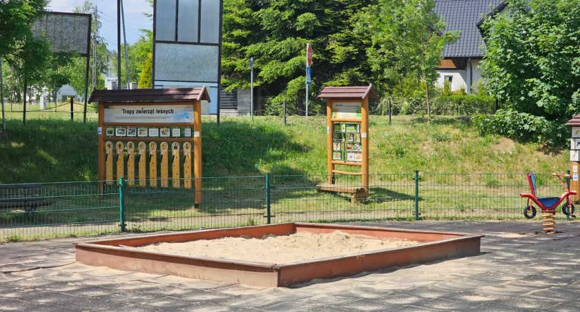 Piaskownice w powiecie szydłowieckim. Świetne miejsce zabaw, ale z potencjalnym zagrożeniem