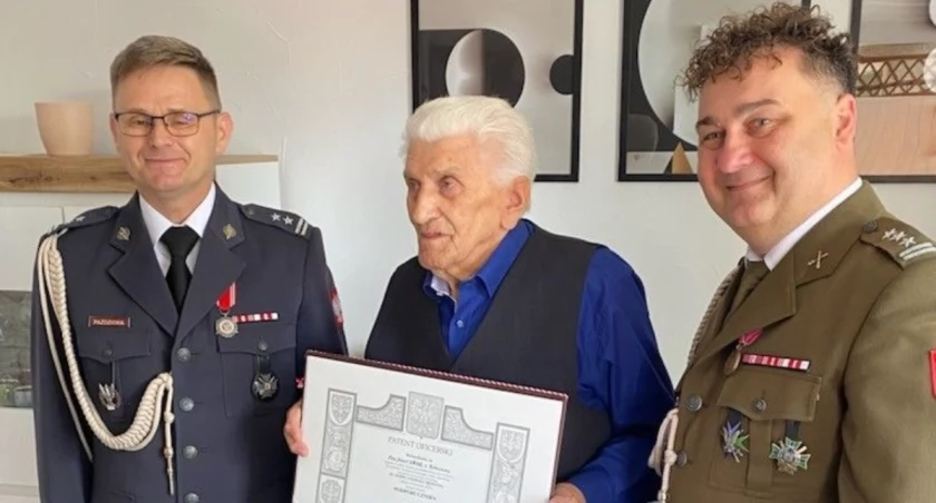 Józef Arak z Woli Lipienieckiej ze stopniem podporucznika