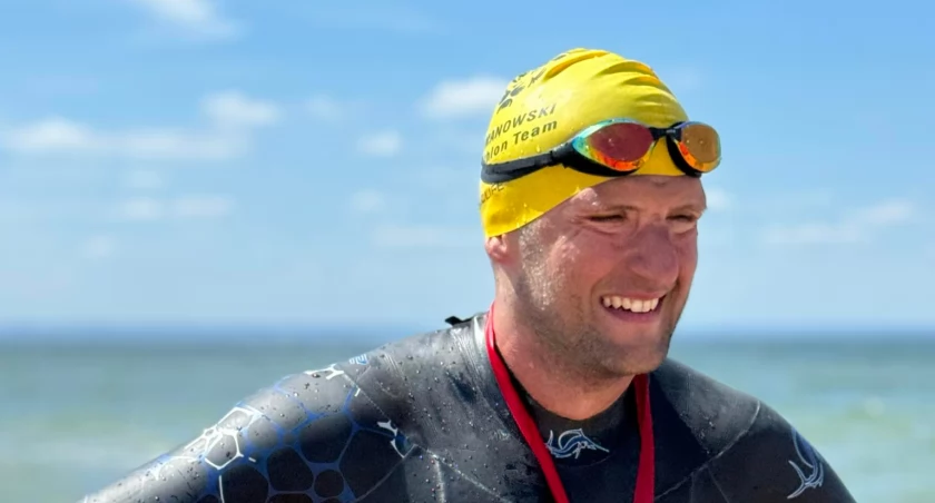 Michał Sieczka z Szydłowca pokonuje Extreme Baltic Challenge – 18 km wpław z Gdyni na Hel!