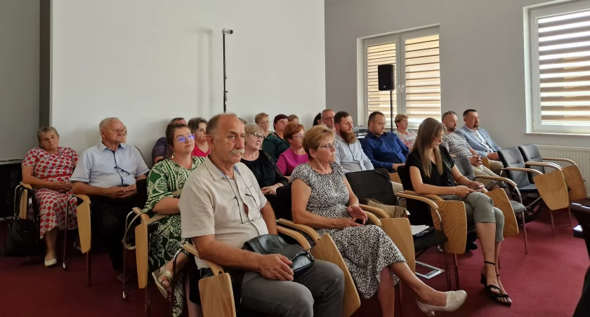 Sesja Rady Miejskiej w Szydłowcu. Podziękowania dla ustępujących sołtysów i powitanie nowych