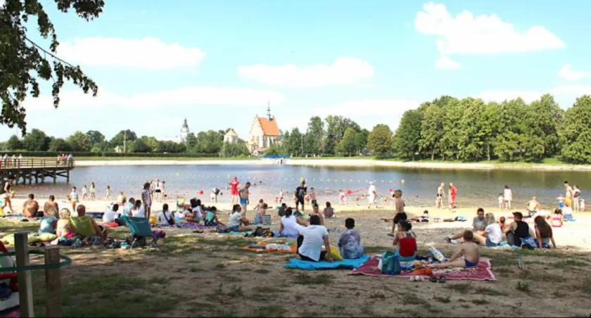 Sanepid w Szydłowcu po raz kolejny sprawdził wodę w zalewie. Jaki wynik badań?