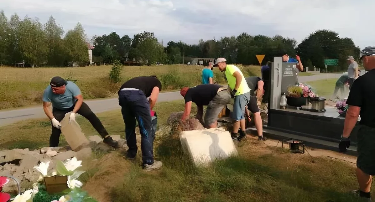 Nowe ogrodzenie cmentarza parafialnego w Mirowie