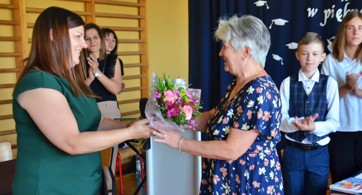 Zasłużona emerytura dla Grażyny Kowalskiej, pedagog i wychowawcy w szkole w Wysokiej