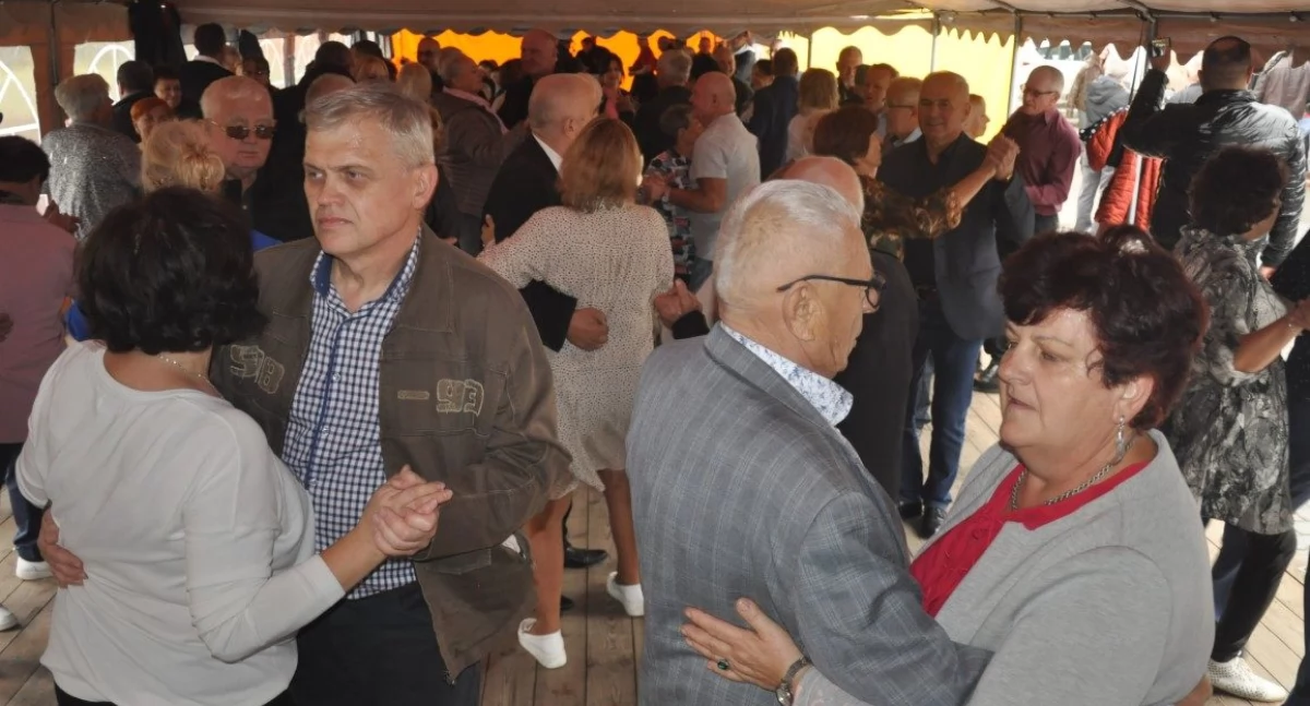 Potańcówka na zakończenie winobrania w winnicy Nowy Młyn w Orońsku