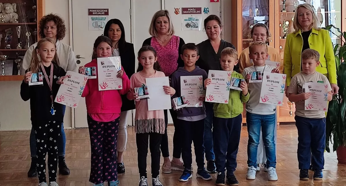 Konkurs plastyczny poświęcony Januszowi Korczakowi w szkole w Gąsawach Rządowych