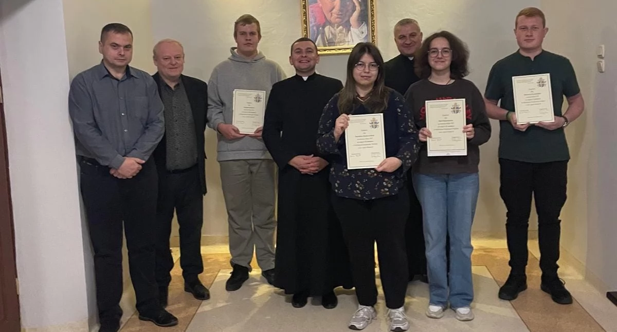 Obchody Dnia Papieskiego w Liceum im. H. Sienkiewicza w Szydłowcu