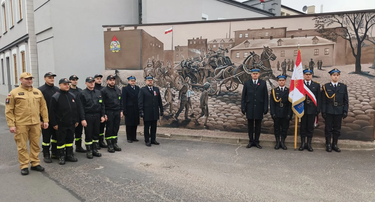 Uroczyste odsłonięcie muralu strażaków. Hołd dla Bohaterów w Szydłowcu