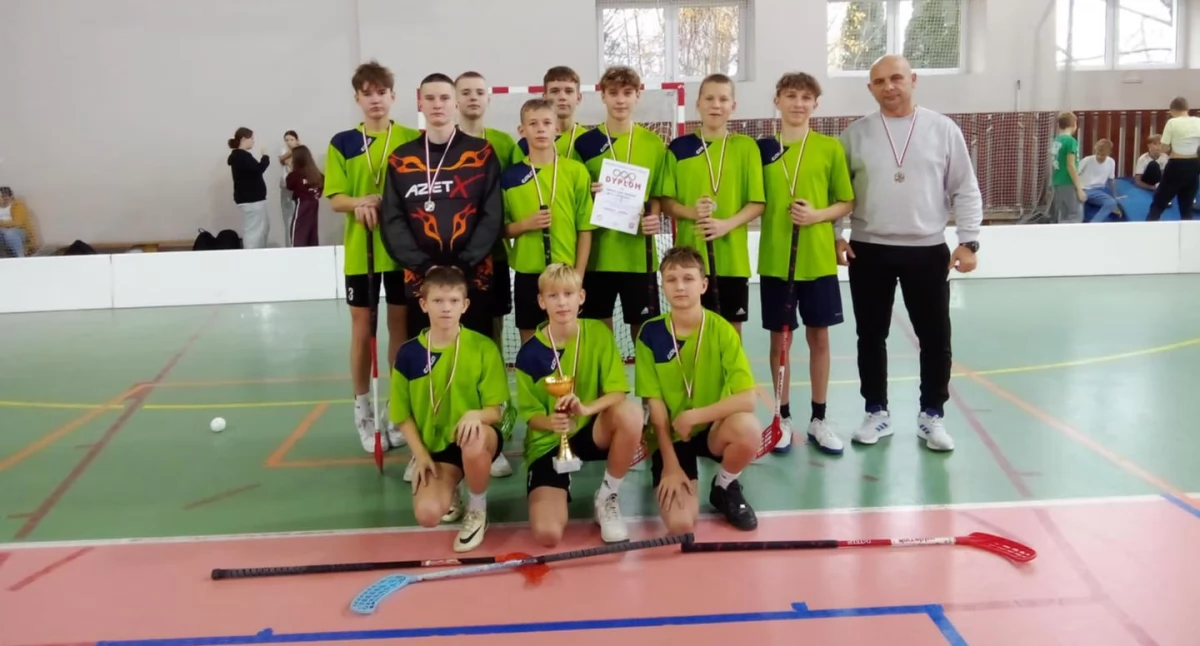 Sukces uczniów Jedynki z Szydłowca w finałach międzypowiatowych w unihokeju