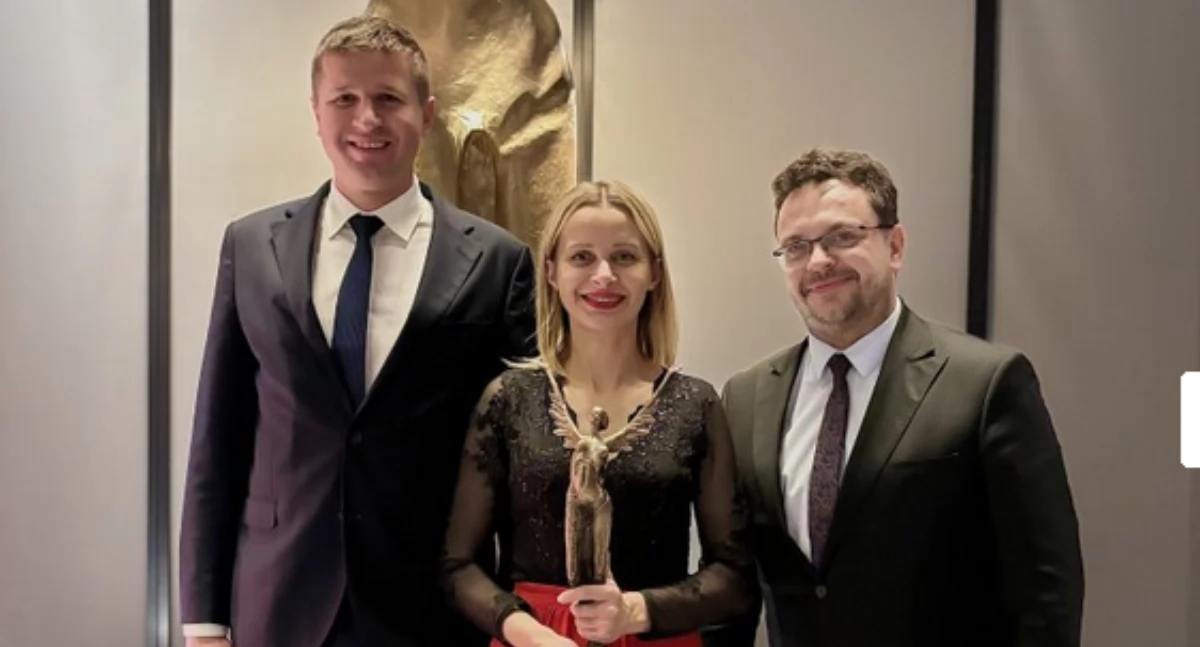 Wioletta Fijałkowska, kierowniczka zespołu Guzowianki z Nagrodą Marszałka Województwa Mazowieckiego