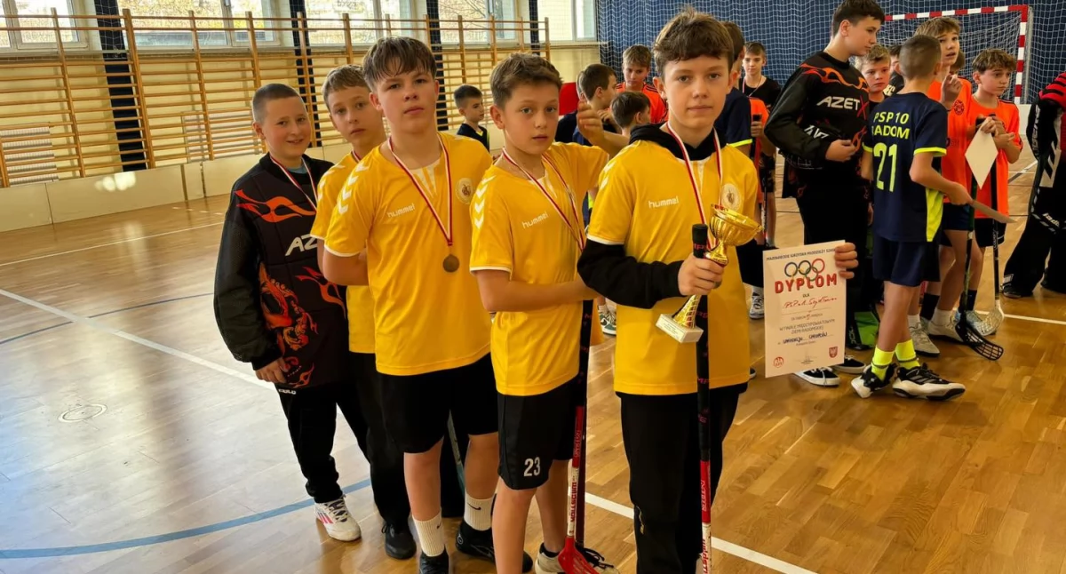 Sukces chłopców z PSP nr 1 w Szydłowcu na Finale Międzypowiatowym w Unihokeju!