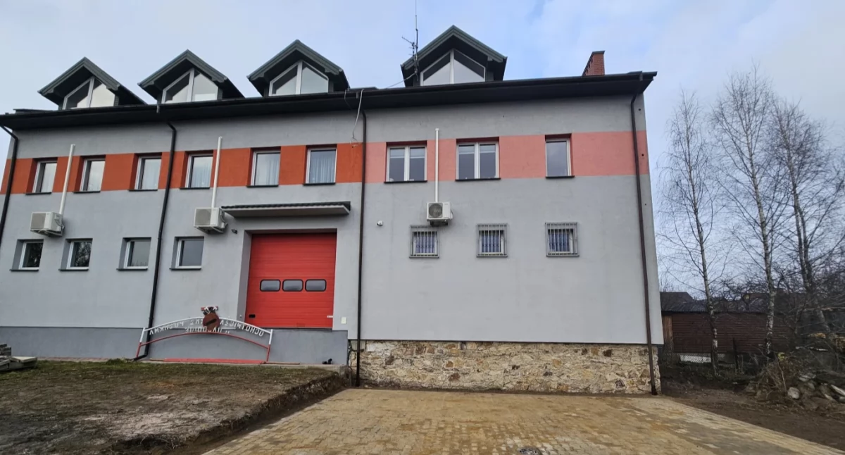 Modernizacja placu za budynkiem remizy OSP w Majdowie oraz budowa podjazdu do bramy garażowej