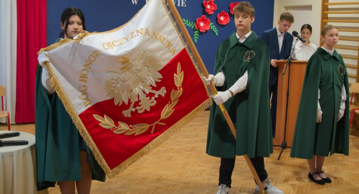 Nadanie sztandaru Publicznej Szkole Podstawowej w Guzowie