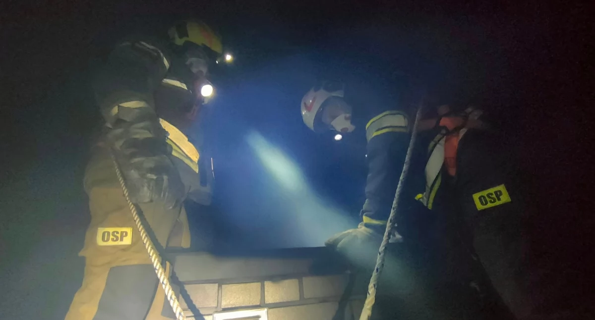 Pożar sadzy w kominie. Akcja gaśnicza w Orońsku