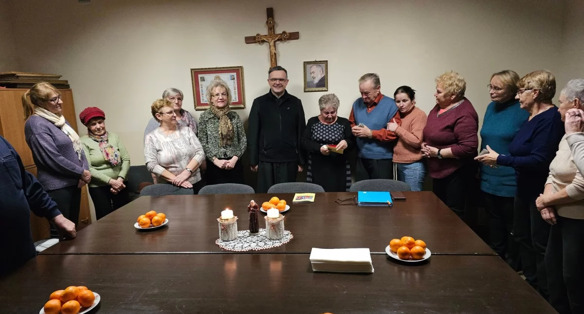 Dar serca dla rodziny Malik od grupy modlitewnej św. o. Pio przy parafii w Szydłowcu