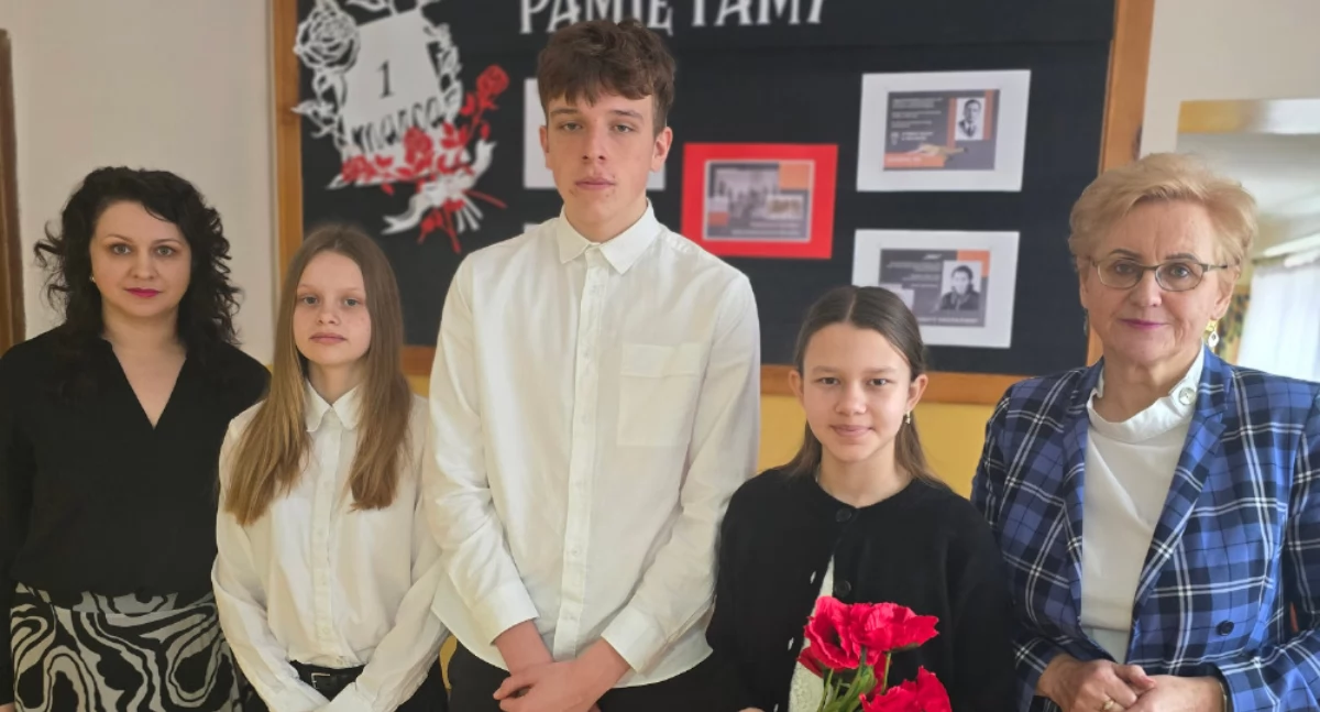 Uczniowie Szkoły Podstawowej w Ciepłej uczcili pamięć Żołnierzy Wyklętych