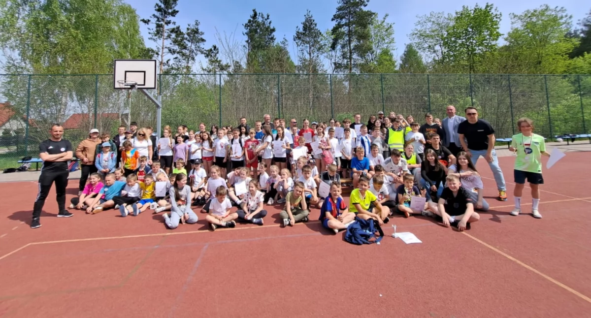 VI Patriotyczny Bieg Uliczny w Budkach za nami — emocje, sport i świetna zabawa!