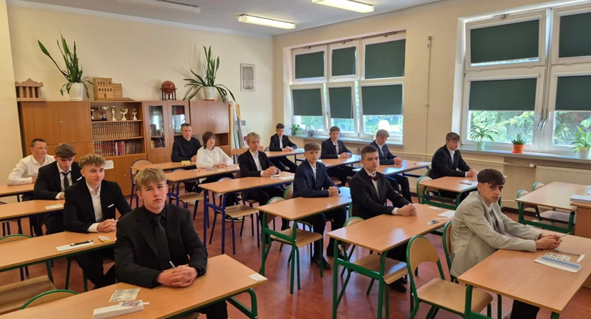 Ósmoklasiści zaczęli egzaminy! Dziś język polski