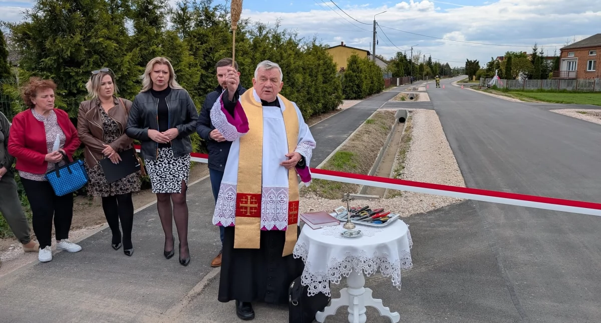 Nowy Dwór ma nową drogę! Symboliczne otwarcie i poświęcenie przebudowanej trasy
