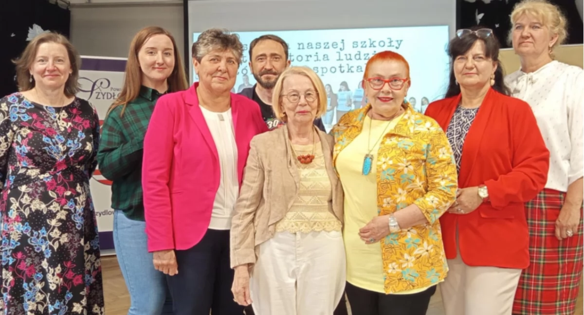 Wspomnienia, rękodzieło i muzyka. Wyjątkowe Spotkanie Pokoleń w LO im. Sienkiewicza