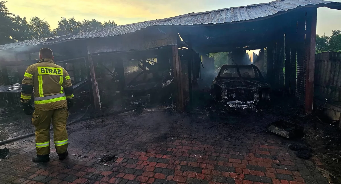 Pożar garażu w Majdowie. Strażacy walczyli z ogniem od wczesnego poranka