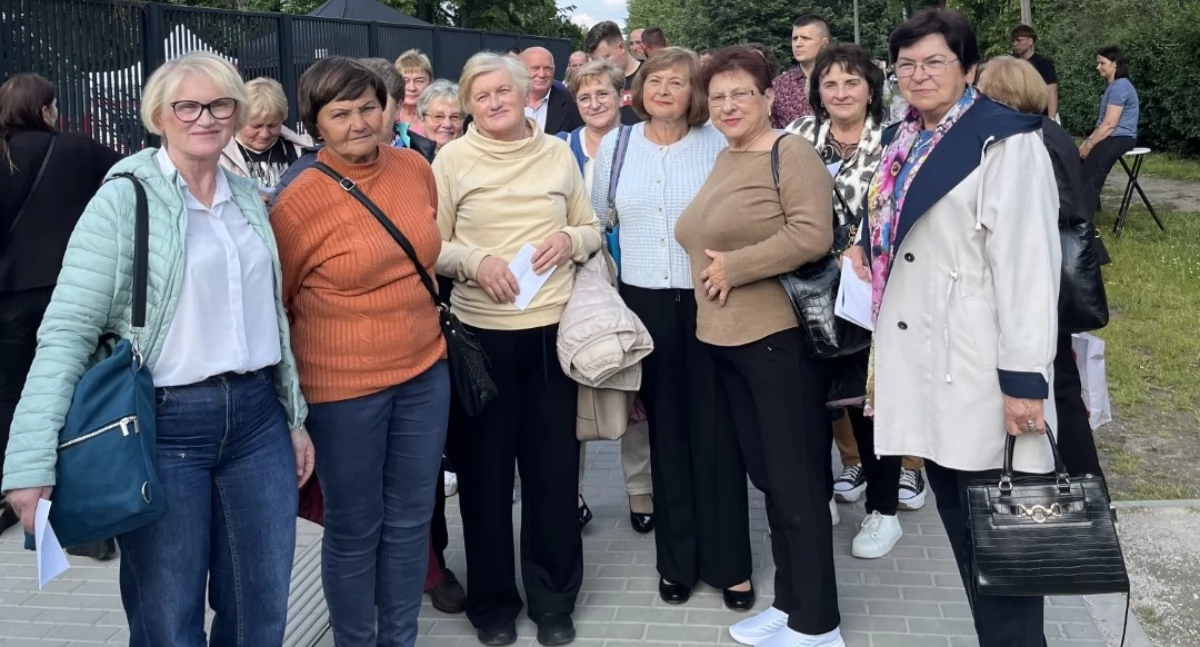 Seniorzy z Mirowa bawili się na Polskiej Nocy Kabaretowej w Warszawie!
