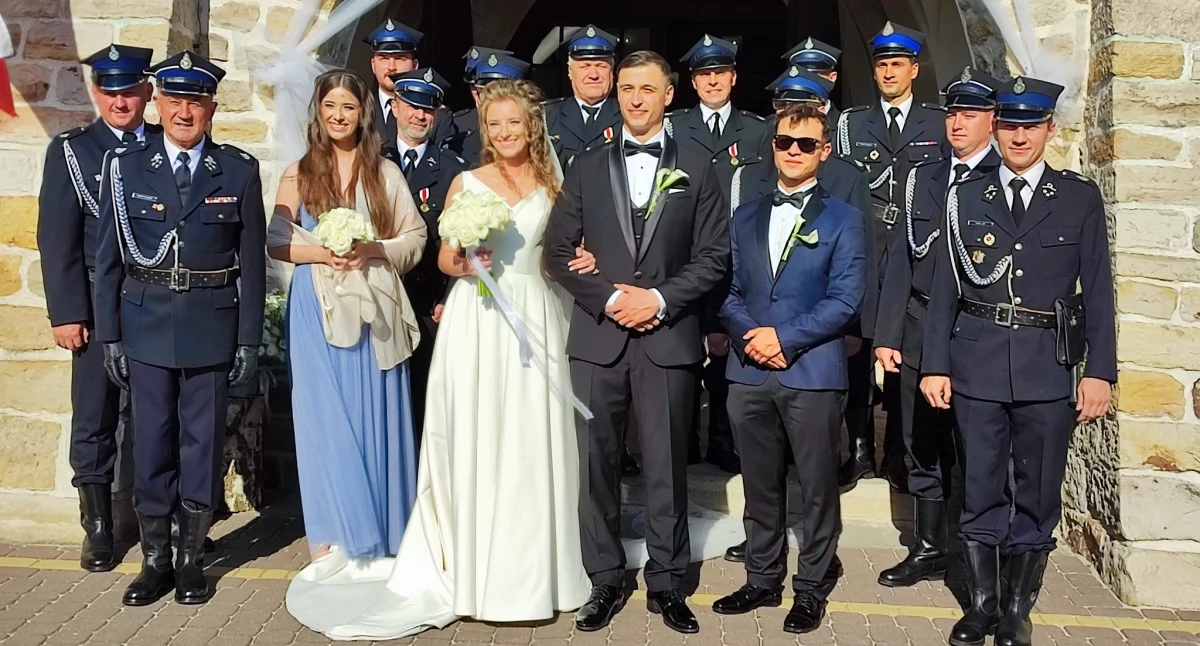Strażacki ślub w Chlewiskach. Klaudia i Kacper powiedzieli sobie tak