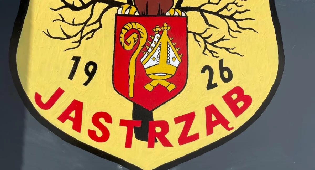 Jastrząb nad remizą. OSP Jastrząb dziękuje Robertowi Sasalowi za wyjątkowe dzieło
