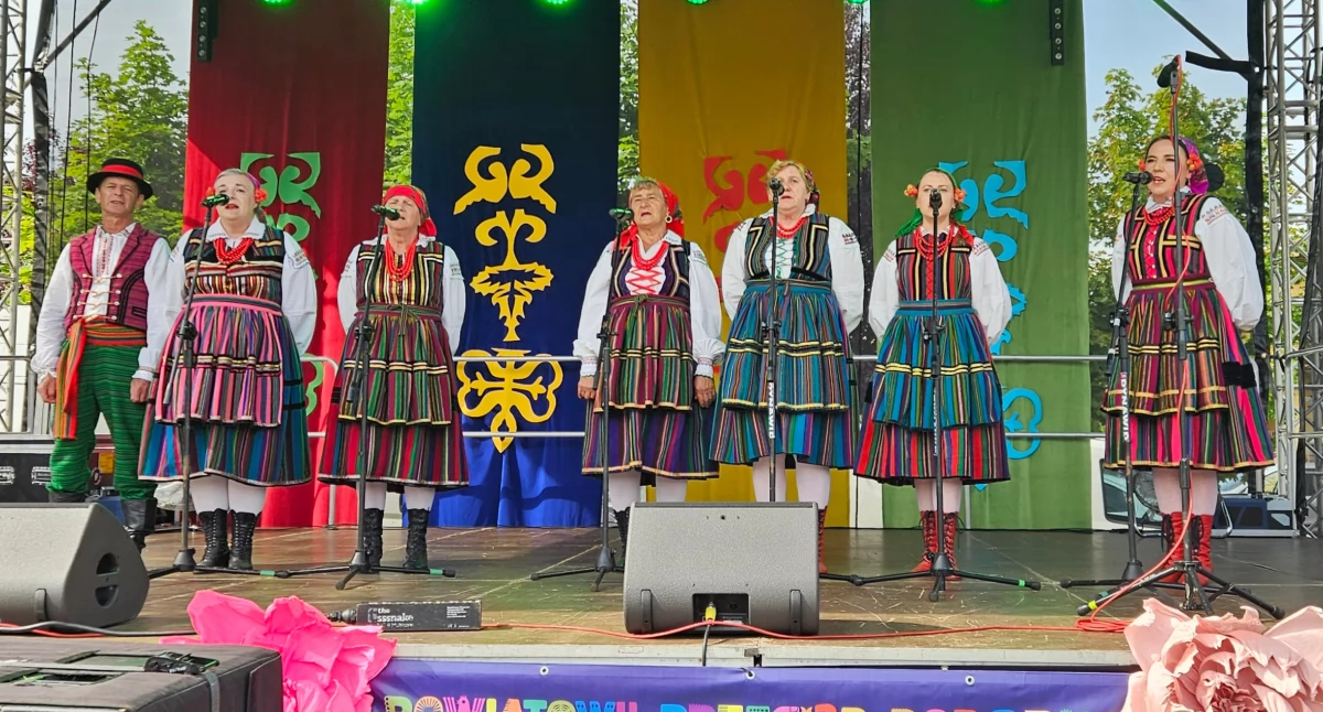 Chlewiska i Pawłów na scenie powiatowego przeglądu – muzyka, śpiew i tradycje kulinarne